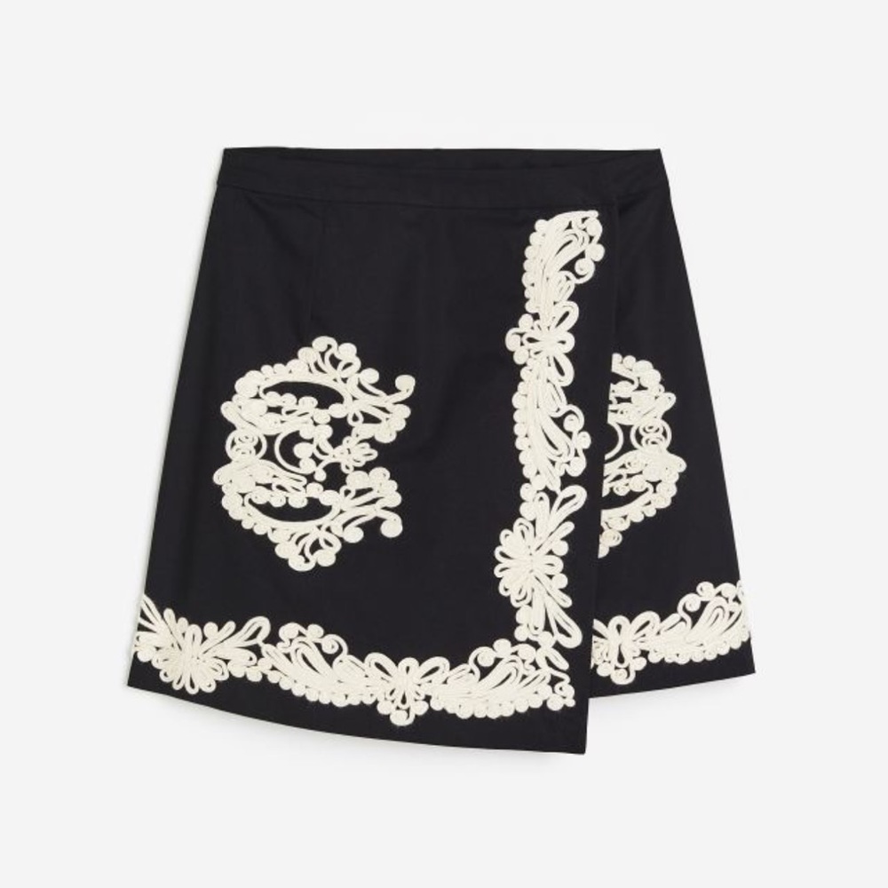 H&M - Embroidered A-line Skirt - Size 12